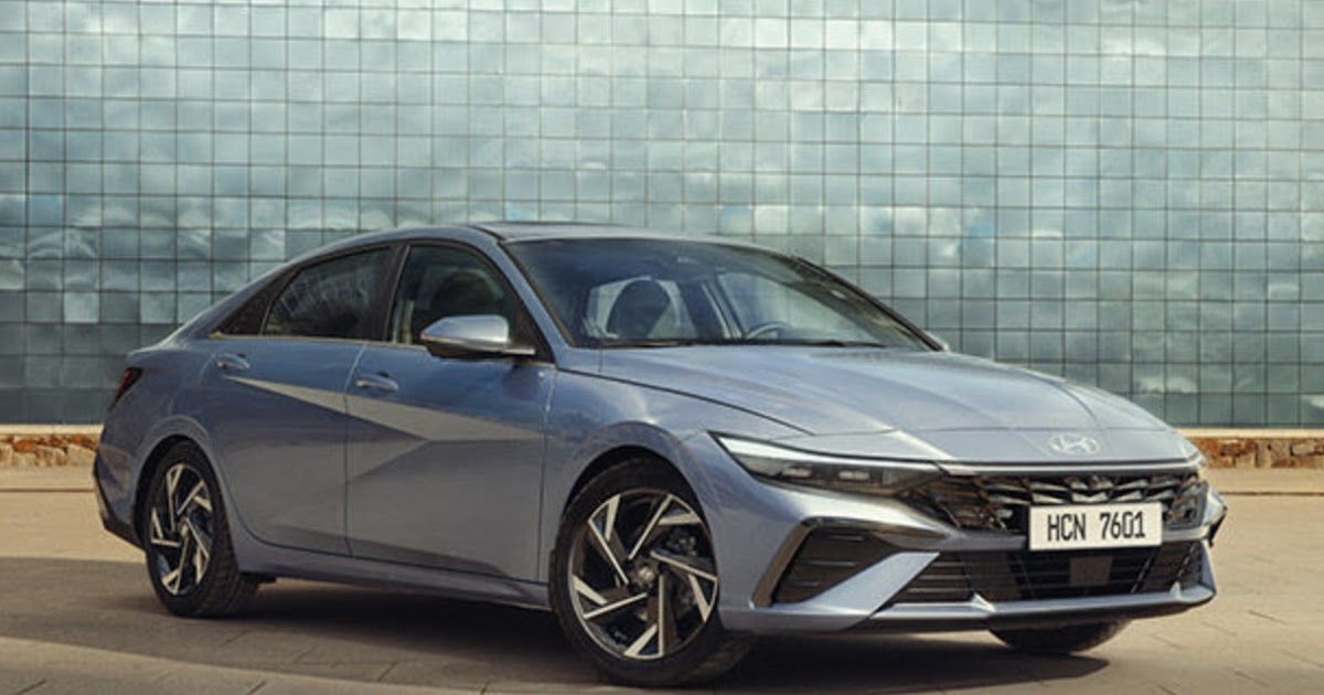 2026 Hyundai Elantra Review Bold Design Smart Tech And Hybrid 